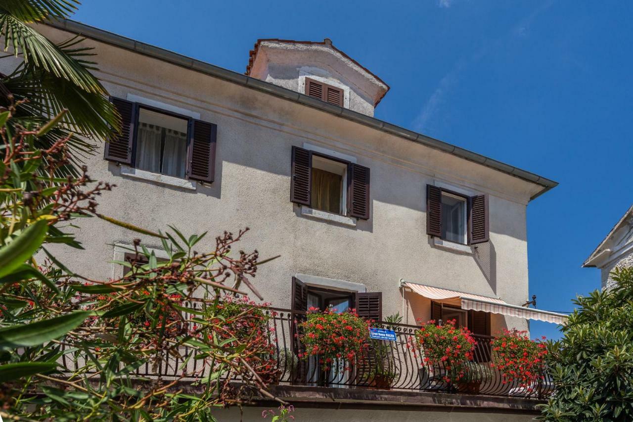 Guest House Robert I Mirna บาเล ภายนอก รูปภาพ