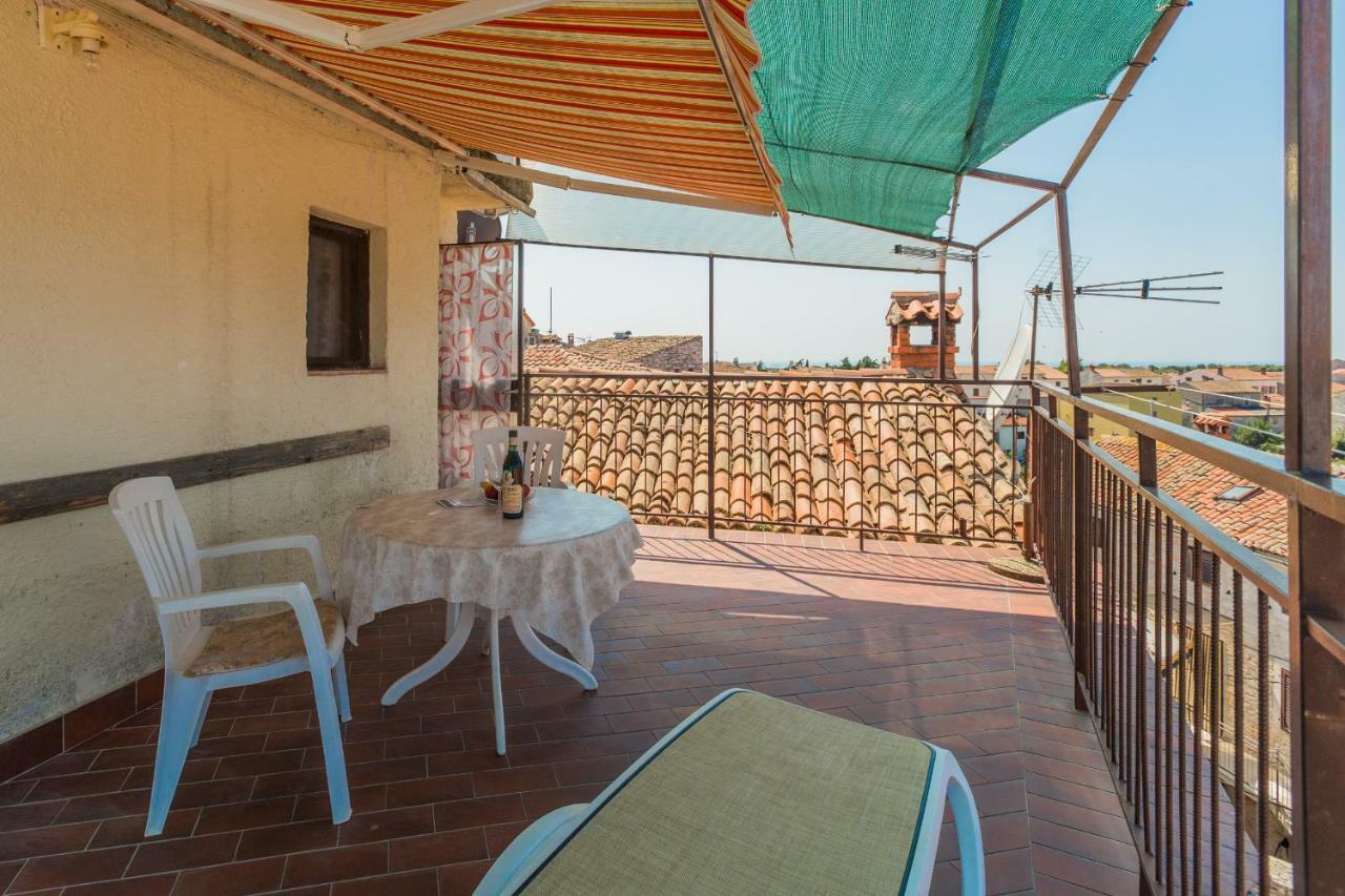 Guest House Robert I Mirna บาเล ภายนอก รูปภาพ